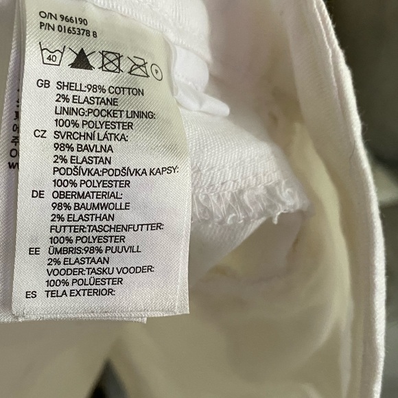 New H&M white shorts - Picture 7 of 7